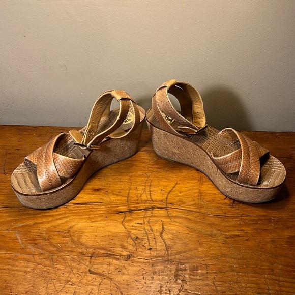 Tory Burch Snake/Python Print Cork Bed Leather Wedges Size 7.5 - Picture 1 of 8
